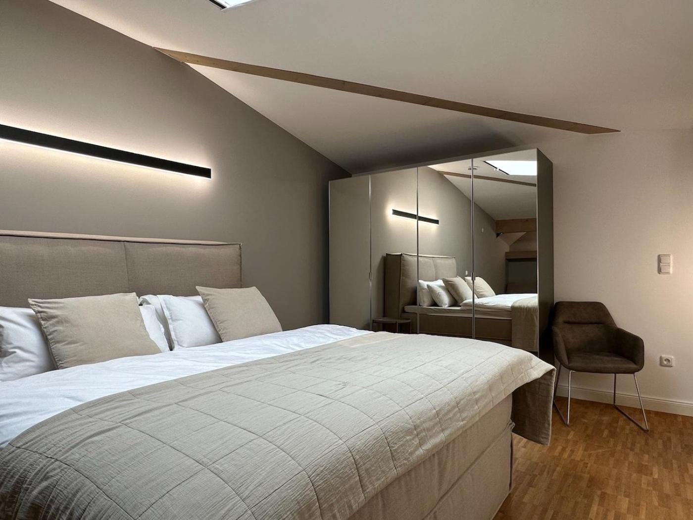 Truly - Viel Platz Fuer Business & Familie - Modern, Garage, Fahrstuhl Apartment Augsburg Ngoại thất bức ảnh