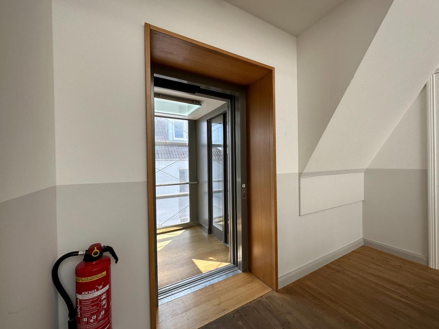 Truly - Viel Platz Fuer Business & Familie - Modern, Garage, Fahrstuhl Apartment Augsburg Ngoại thất bức ảnh